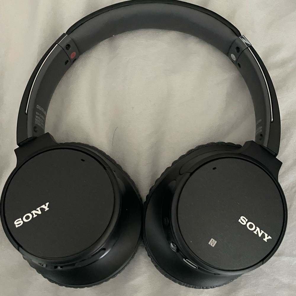 Sony Headphones (NO BOX. Read description)